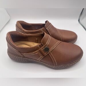 Clarks Women’s Brown Leather Comfort Button Strap US 6